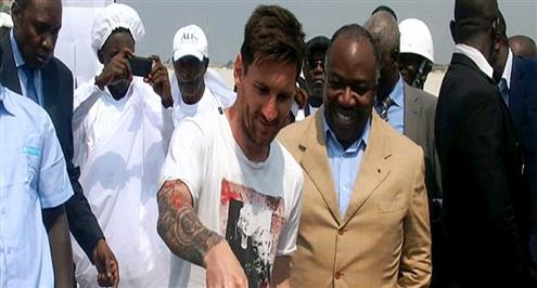 ميسي يهدي قميصه لعجوز من جورجيا